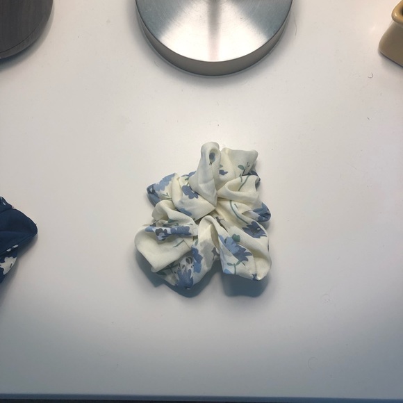 a three pack of scrunchies :) - Picture 2 of 4